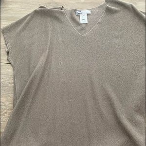 Short sleeve sweater